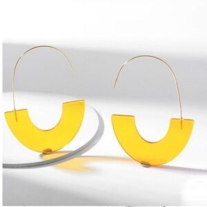 YELLOW/ORANGE clear “c-shape” earrings 🛍
